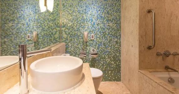 Holiday Inn Bangkok, an IHG - 18