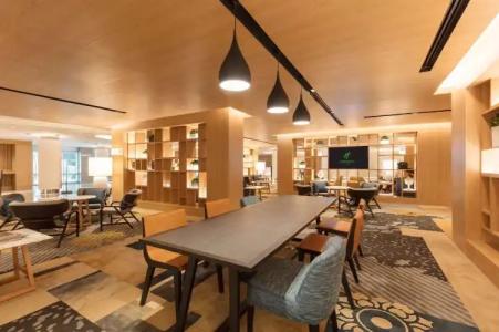 Holiday Inn Bangkok, an IHG - 21
