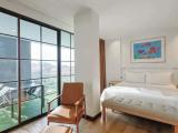 Superior Modern Family room