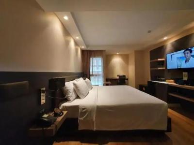 Amora NeoLuxe Suites - 1