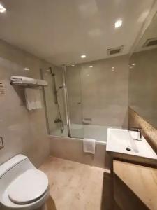 Amora NeoLuxe Suites - 11