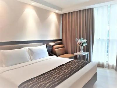 Amora NeoLuxe Suites - 5