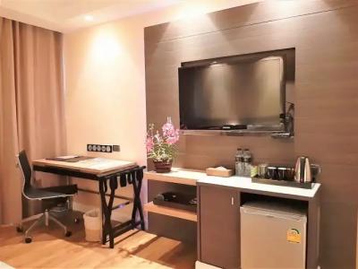 Amora NeoLuxe Suites - 7