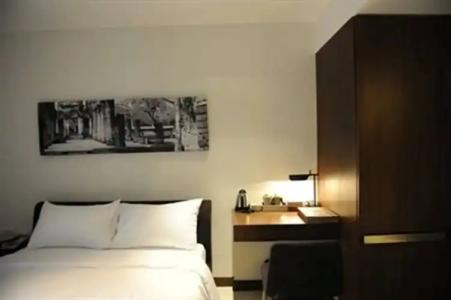 S33 Compact Sukhumvit - 42