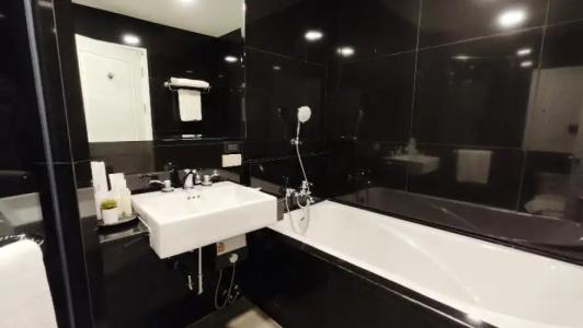 The Bless and Residence - 125