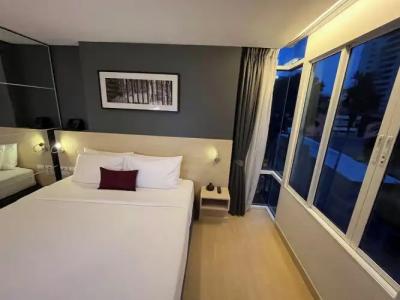 Arize Sukhumvit - 169