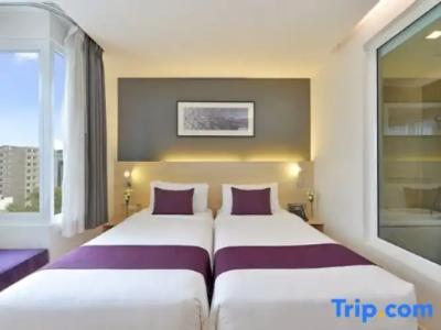 Arize Sukhumvit - 137