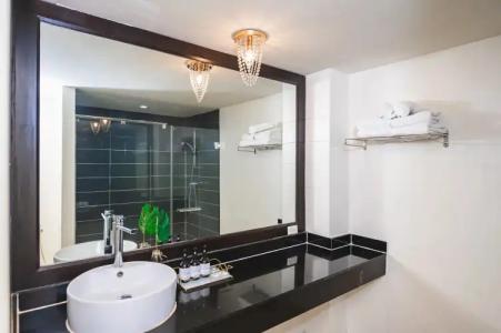 Casa Del M Resort "Newly Renovated" - 9