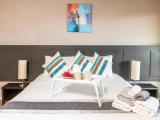 Deluxe Double room with city view