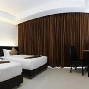Nai Yang Beach Resort and Spa - 8