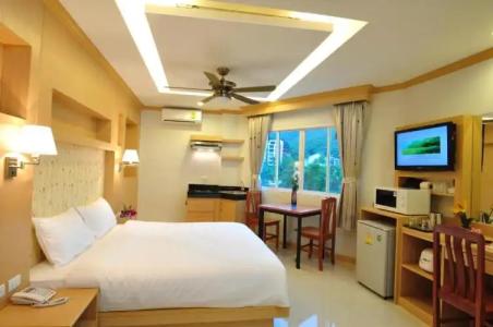 Green Harbor & Service Apartment - 102