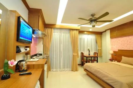 Green Harbor & Service Apartment - 111
