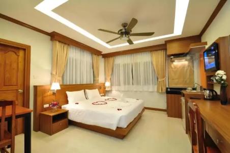 Green Harbor & Service Apartment - 128