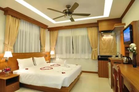 Green Harbor & Service Apartment - 127