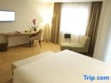 Premier room