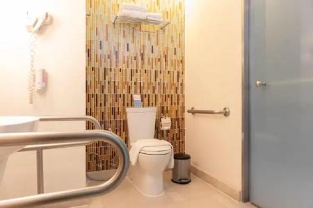 Holiday Inn Express Phuket Patong Beach Central, an IHG - 9