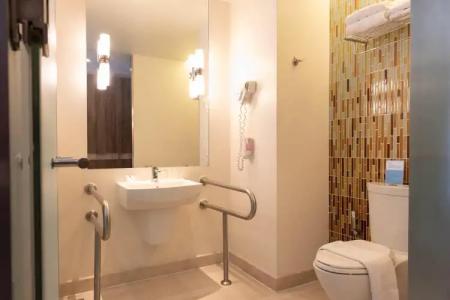 Holiday Inn Express Phuket Patong Beach Central, an IHG - 10