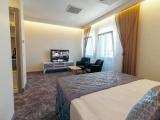 Suite with city view