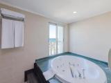Corner Suite