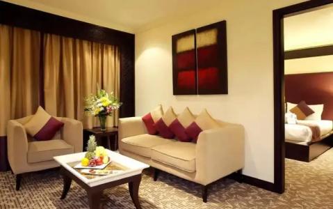 Carlton Tower - 109