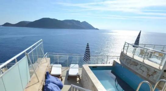 Cachet - Adult Only +14 - 73