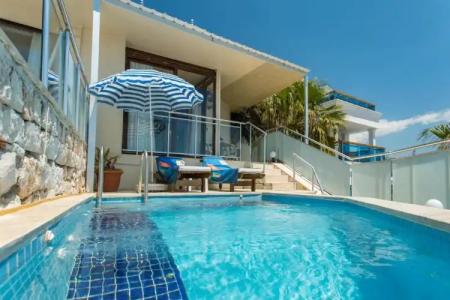 Cachet - Adult Only +14 - 49