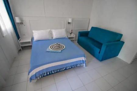 Blue & White - 20