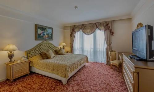 Kremlin Palace - 105