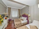 Standard Triple room with city view