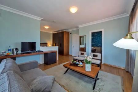 Agora Life - 135
