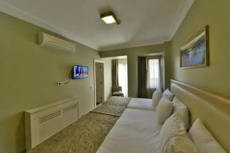 Agora Life - 102