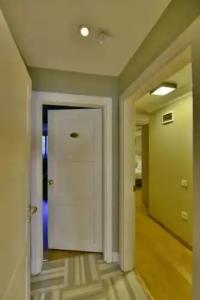 Agora Life - 126