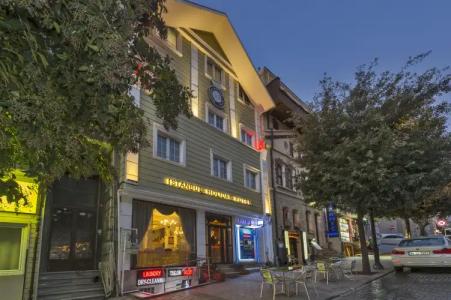 Istanbul Holiday - 2