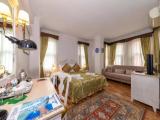 Corner Triple room