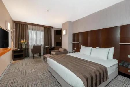 Point Taksim - 100
