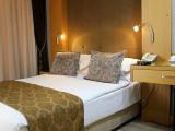 Standard room with street view