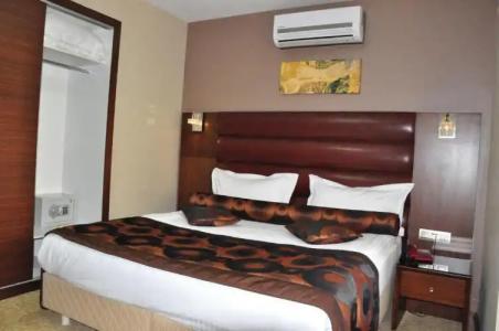 Marlight Boutique - 112