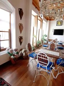 Des Etrangers - Special Category - 15