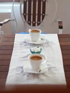 Des Etrangers - Special Category - 11