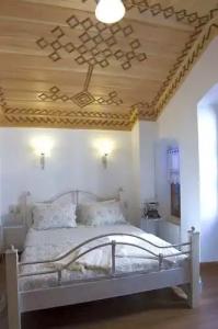 Des Etrangers - Special Category - 27