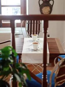 Des Etrangers - Special Category - 22