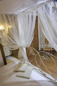 Des Etrangers - Special Category - 49