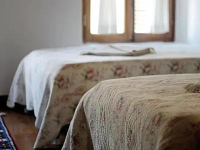 Des Etrangers - Special Category - 2