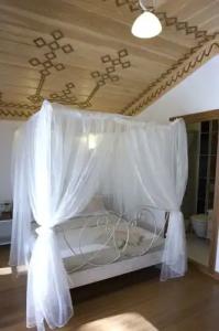 Des Etrangers - Special Category - 48