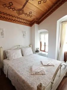 Des Etrangers - Special Category - 5