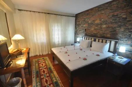 El Vino & Suites - 34