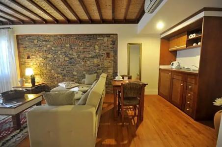 El Vino & Suites - 71