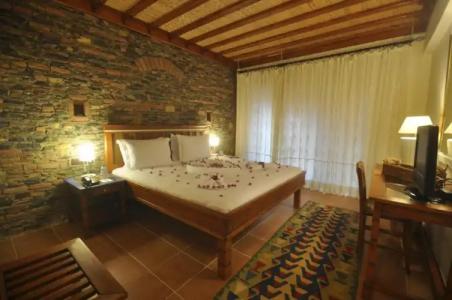 El Vino & Suites - 60