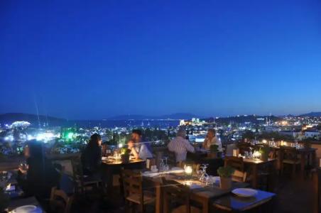 El Vino & Suites - 16