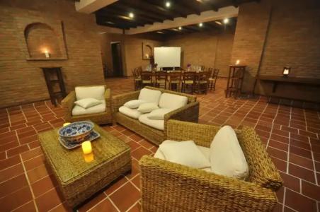 El Vino & Suites - 19